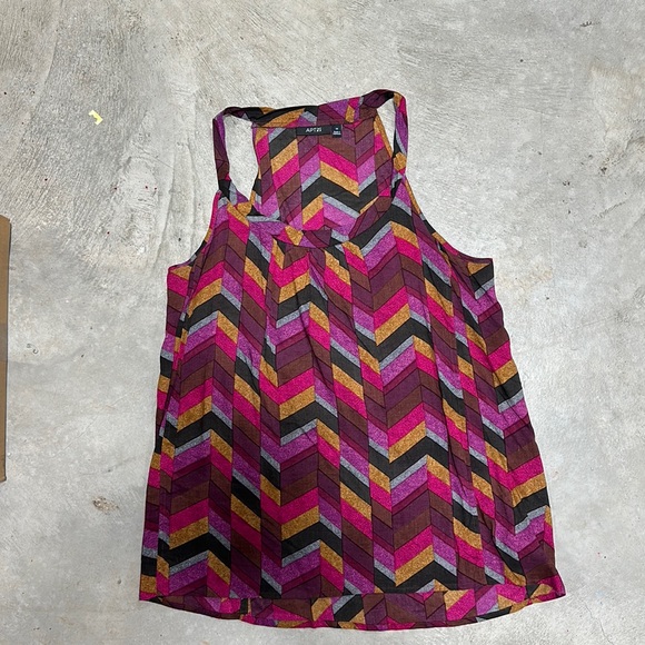 Multi Color Sleeveless Tank  Size M  Apt 9 Brand  G61